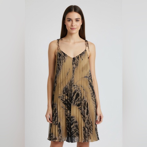 Halston Heritage Dresses & Skirts - Halston Heritage Starburst Black & Gold Pleated Mini Dress Ajustable Straps L